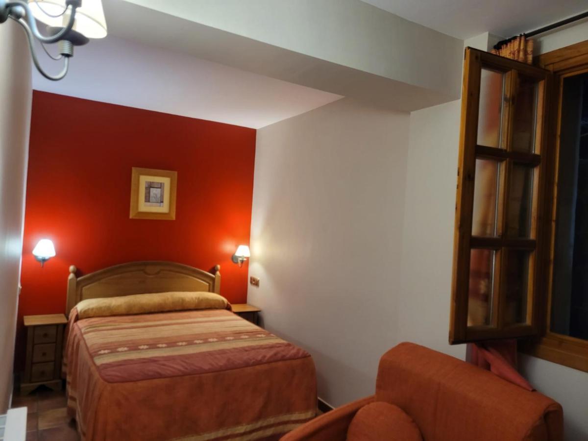 Apartamentos Casa Espanol Broto Esterno foto