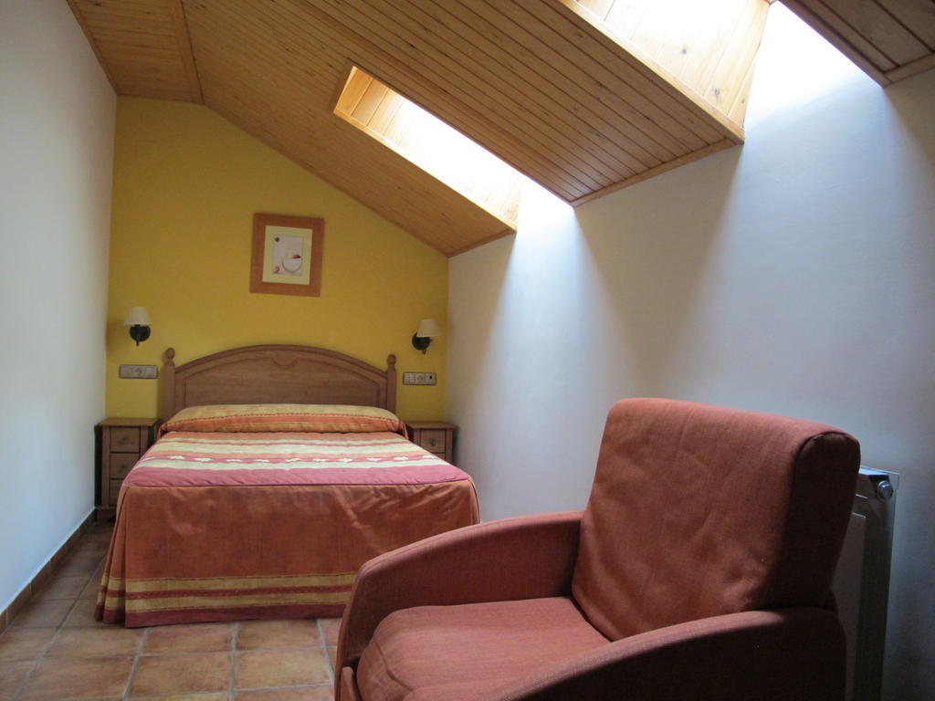 Apartamentos Casa Espanol Broto Esterno foto