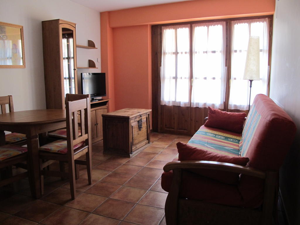 Apartamentos Casa Espanol Broto Camera foto