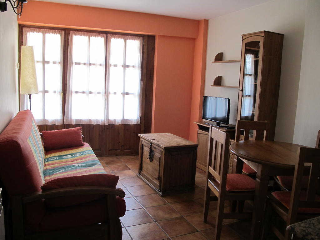 Apartamentos Casa Espanol Broto Esterno foto